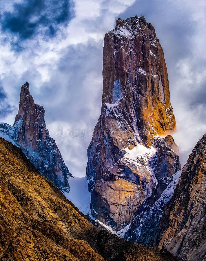 trango-tower-largest-cliffs-world-situated-karakoram-mountains-range-pakistan-pakistan-trango-tower-glacier-142776776